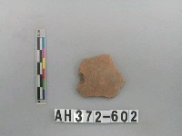 藏品(灰褐色細砂陶片)的圖片